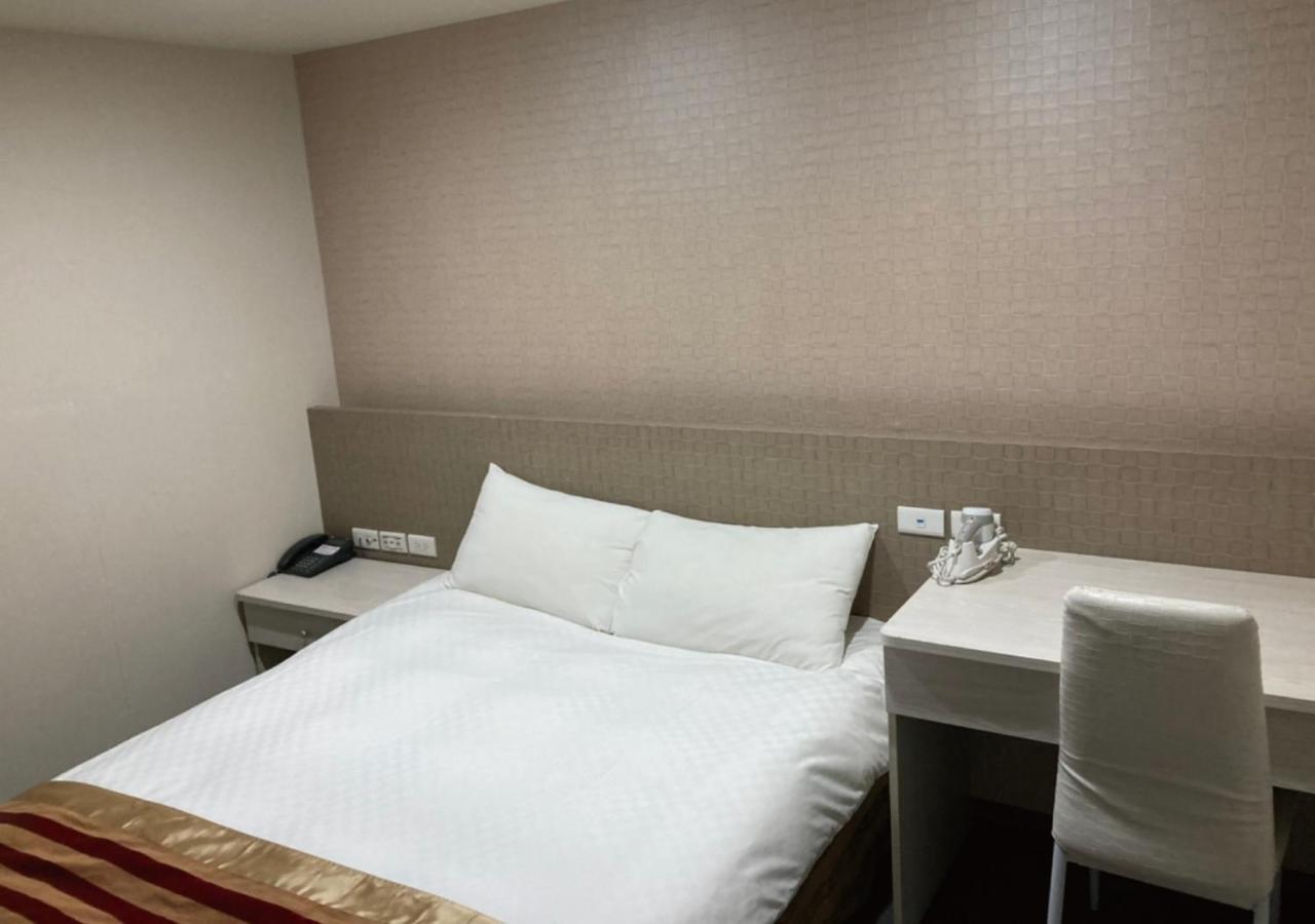 Shun-Yi Business Hotel นครเจียอี้ ภายนอก รูปภาพ