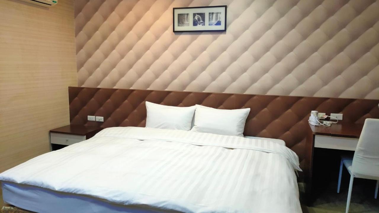 Shun-Yi Business Hotel นครเจียอี้ ภายนอก รูปภาพ