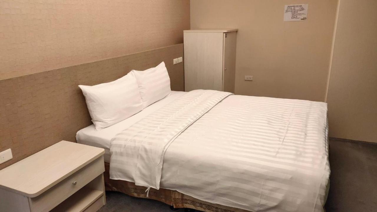 Shun-Yi Business Hotel นครเจียอี้ ภายนอก รูปภาพ