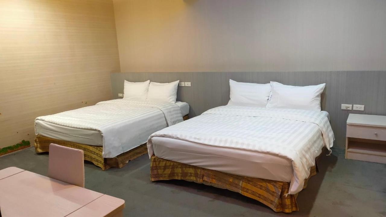 Shun-Yi Business Hotel นครเจียอี้ ภายนอก รูปภาพ