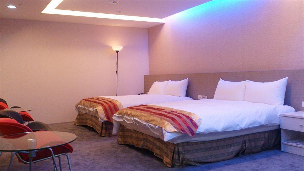 Shun-Yi Business Hotel นครเจียอี้ ภายนอก รูปภาพ