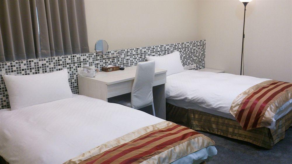 Shun-Yi Business Hotel นครเจียอี้ ภายนอก รูปภาพ