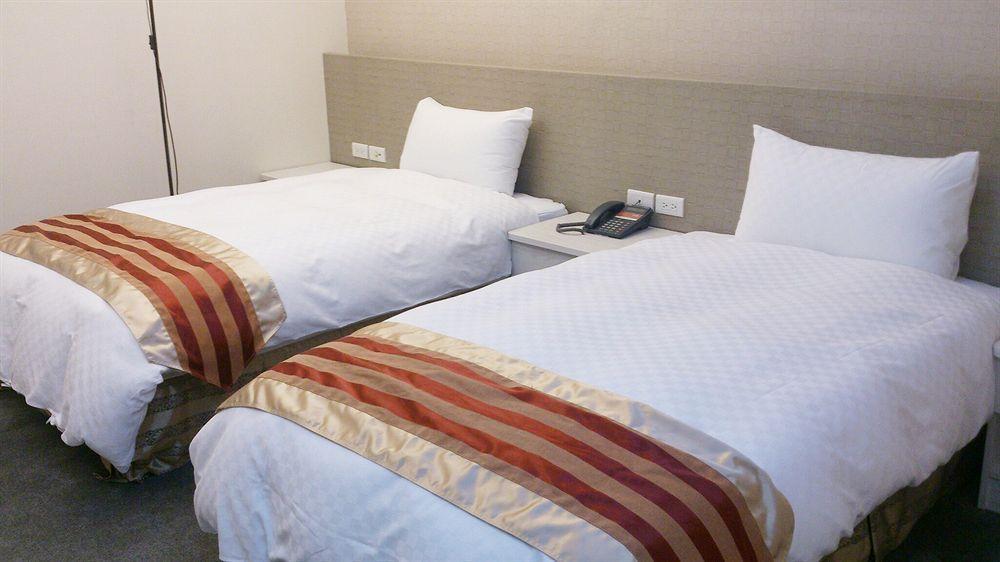 Shun-Yi Business Hotel นครเจียอี้ ภายนอก รูปภาพ